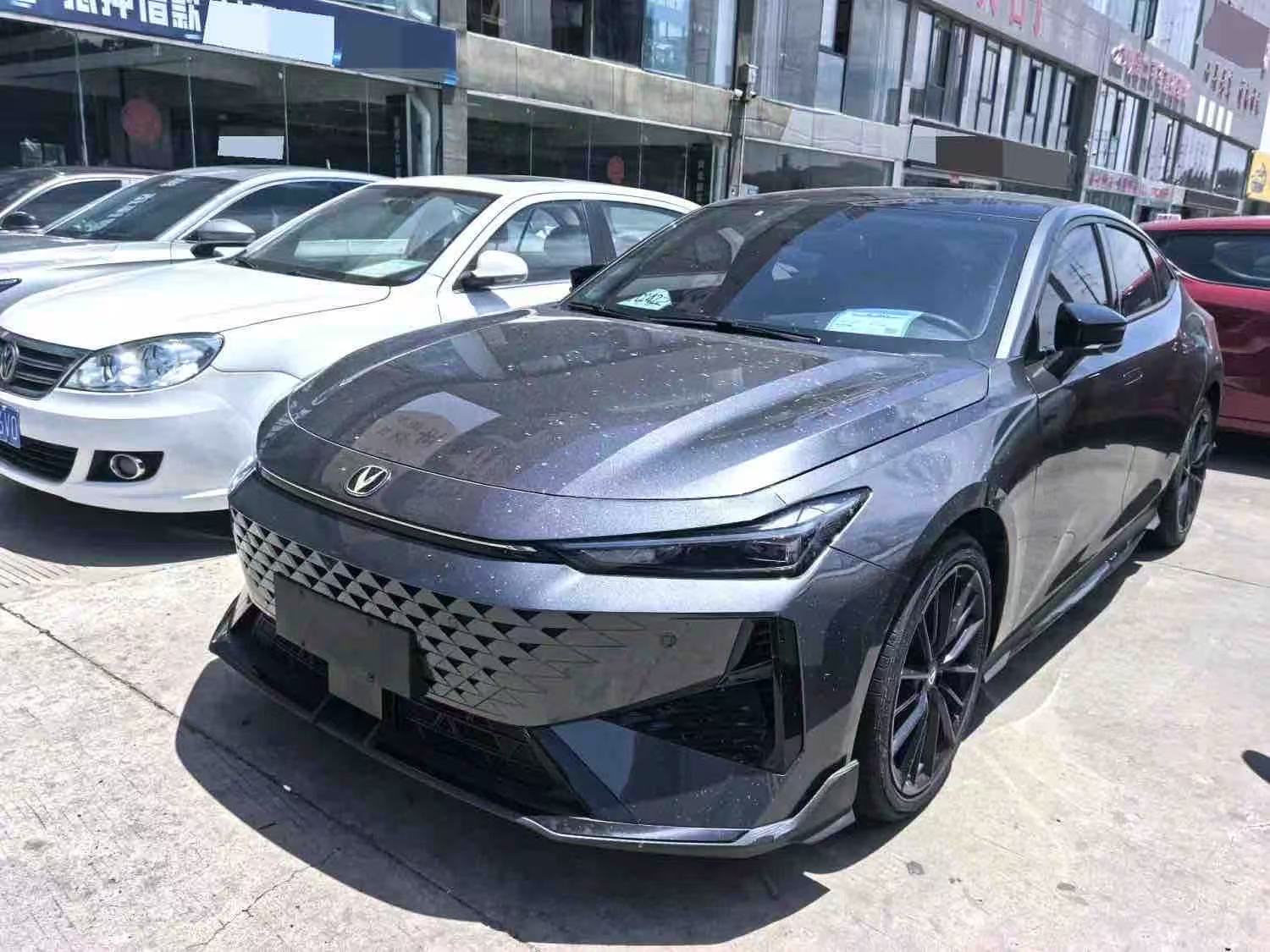 Changan UNI-V 2023 1.5T Smart Pilot