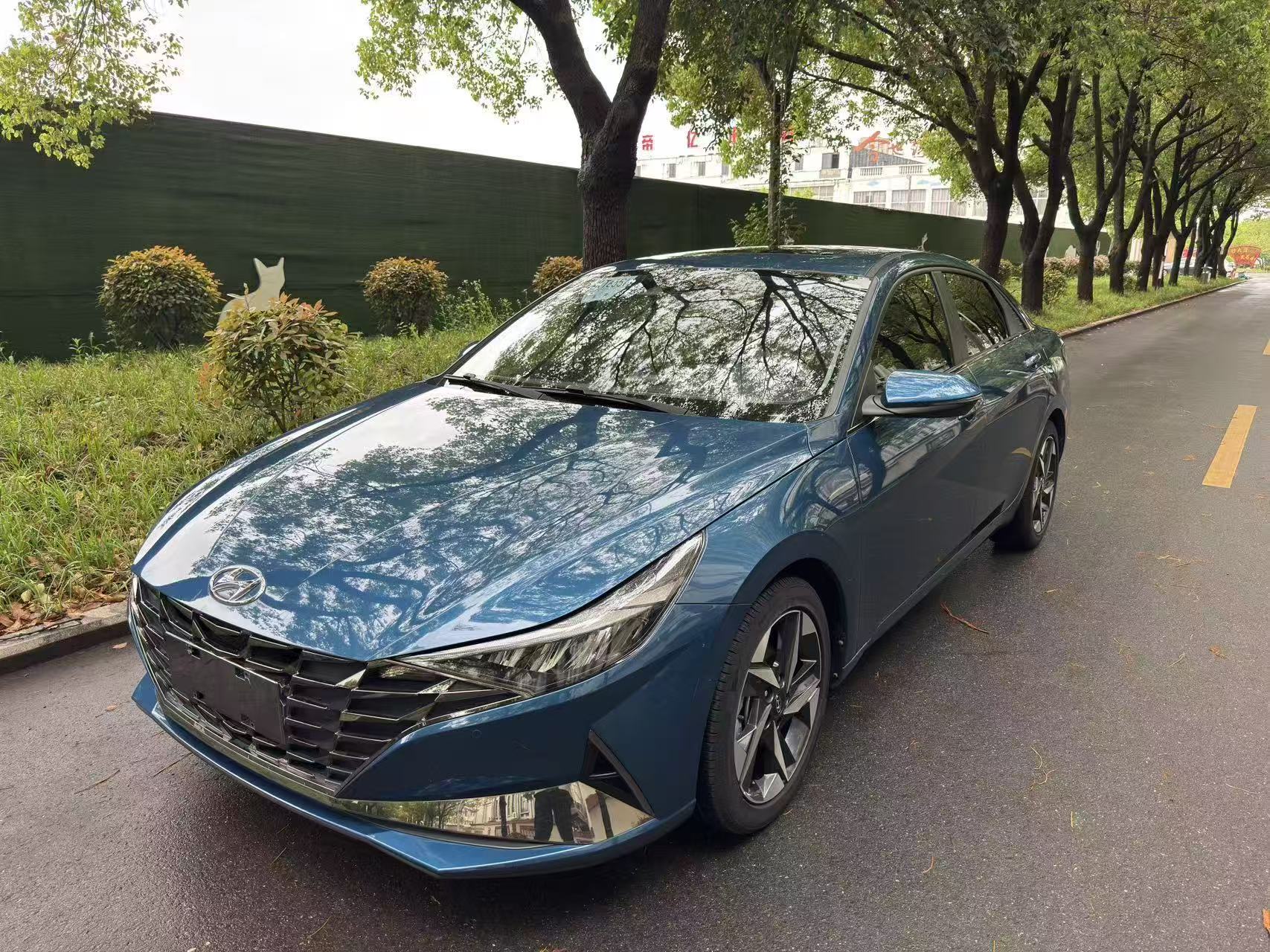Hyundai Elantra 2022 240TGDi DCT LUX Premium Edition