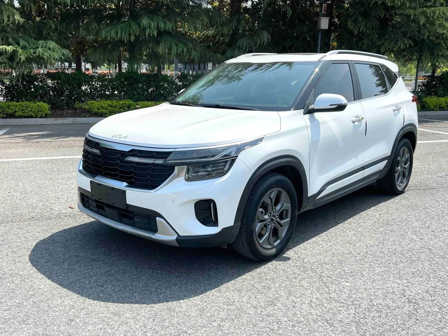 كيا سيلتوس 2023 1.5L CVT الفاخرة