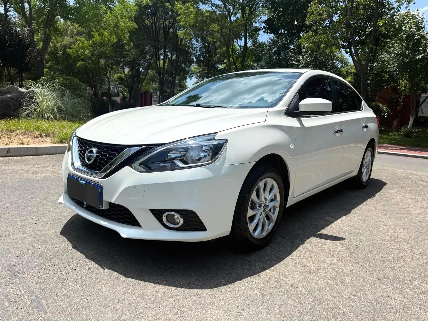 نيسان سيلفي 2022 كلاسيك 1.6XL CVT الفاخرة