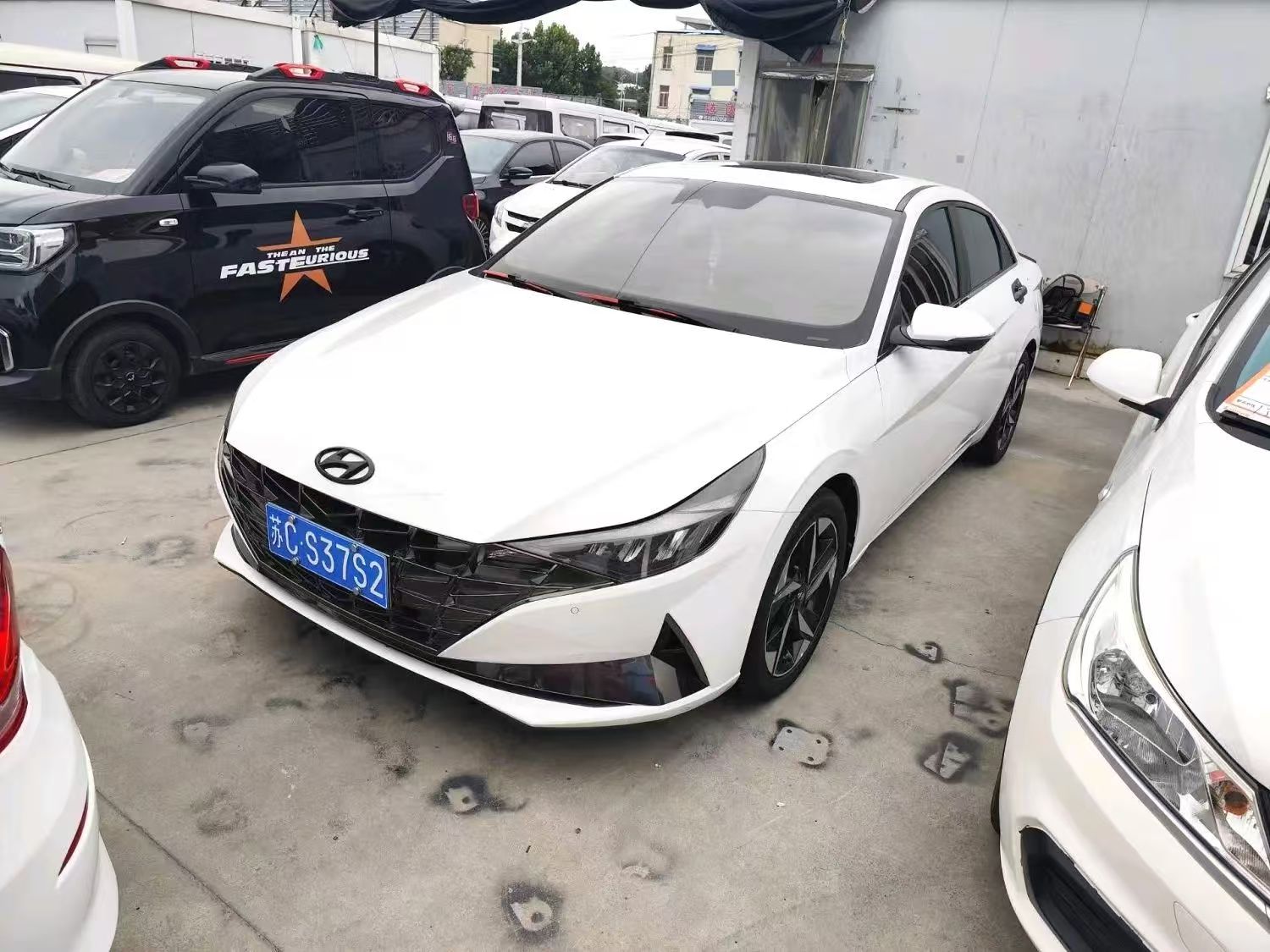 Hyundai Elantra 2021 240TGDi DCT LUX Premium